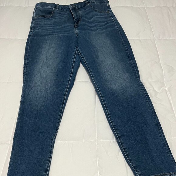 American Eagle Next Level Curvy High Waisted Jegging - Picture 5 of 5